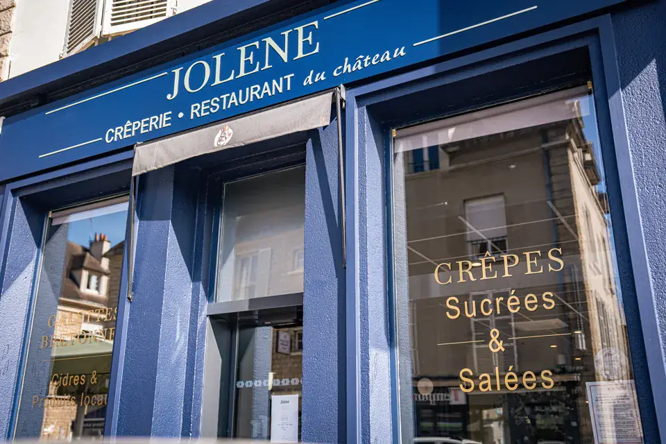 La façade bleue du Jolène